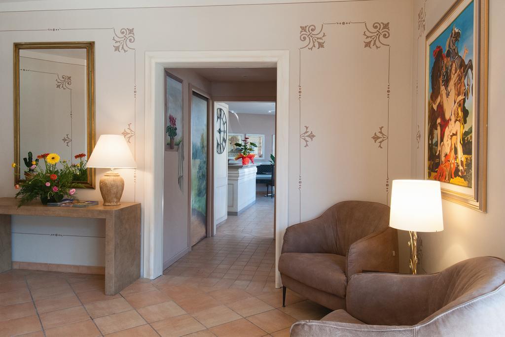 Holiday Rooms Antica Badia 볼테라 외부 사진