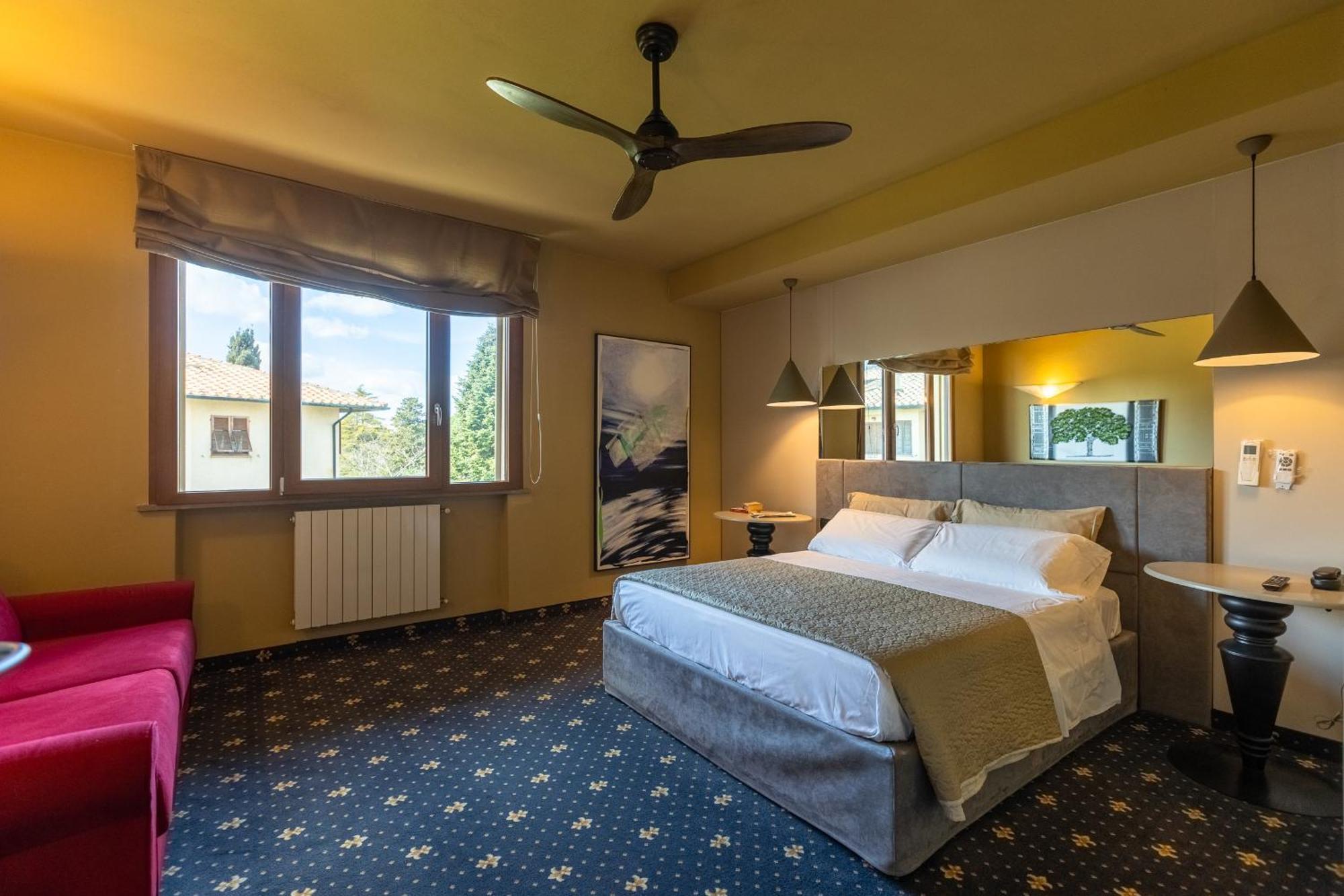 Holiday Rooms Antica Badia 볼테라 외부 사진