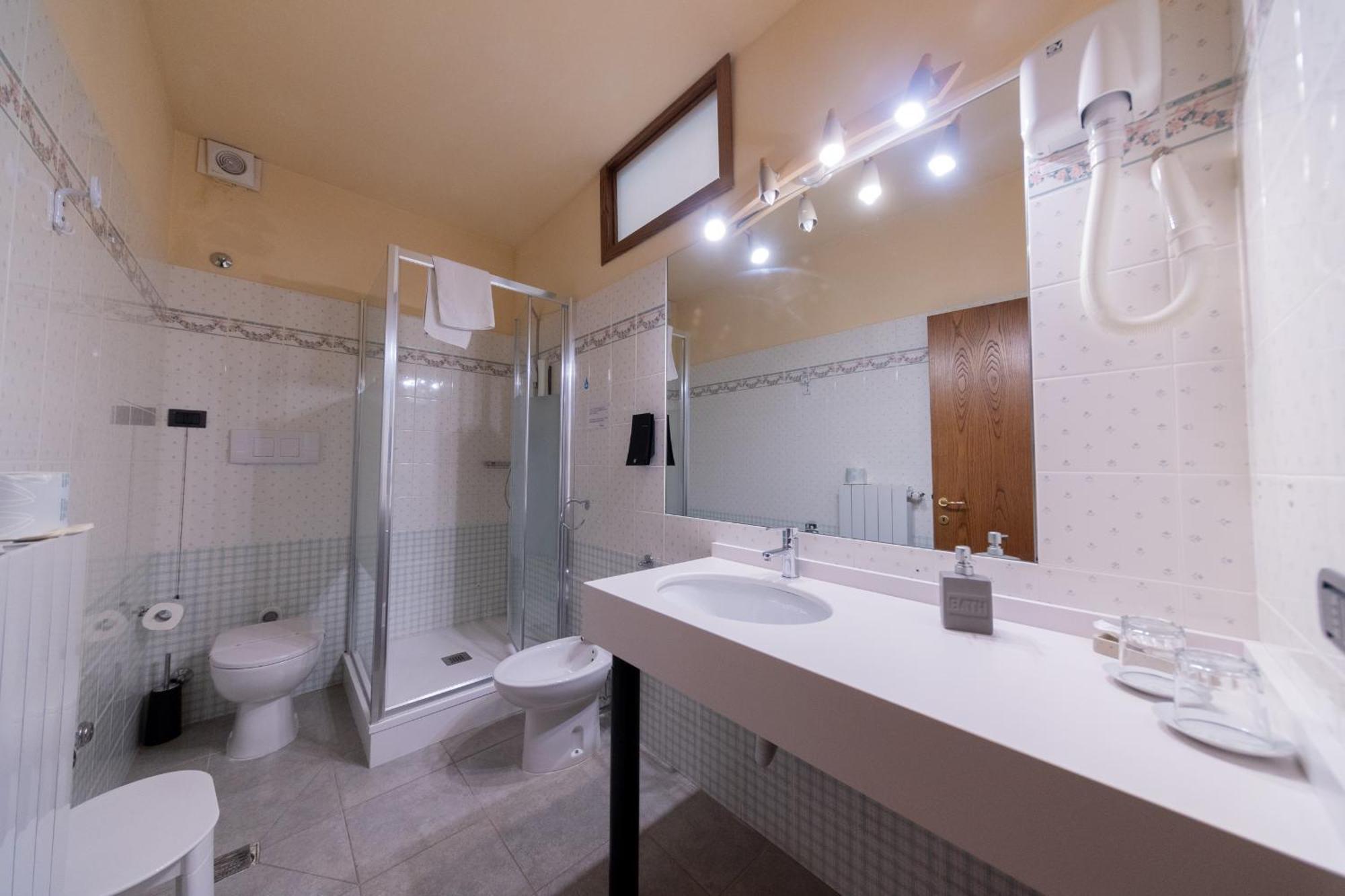 Holiday Rooms Antica Badia 볼테라 외부 사진
