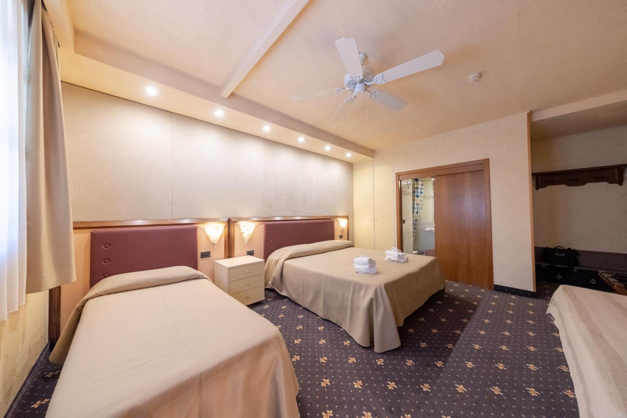 Holiday Rooms Antica Badia 볼테라 외부 사진