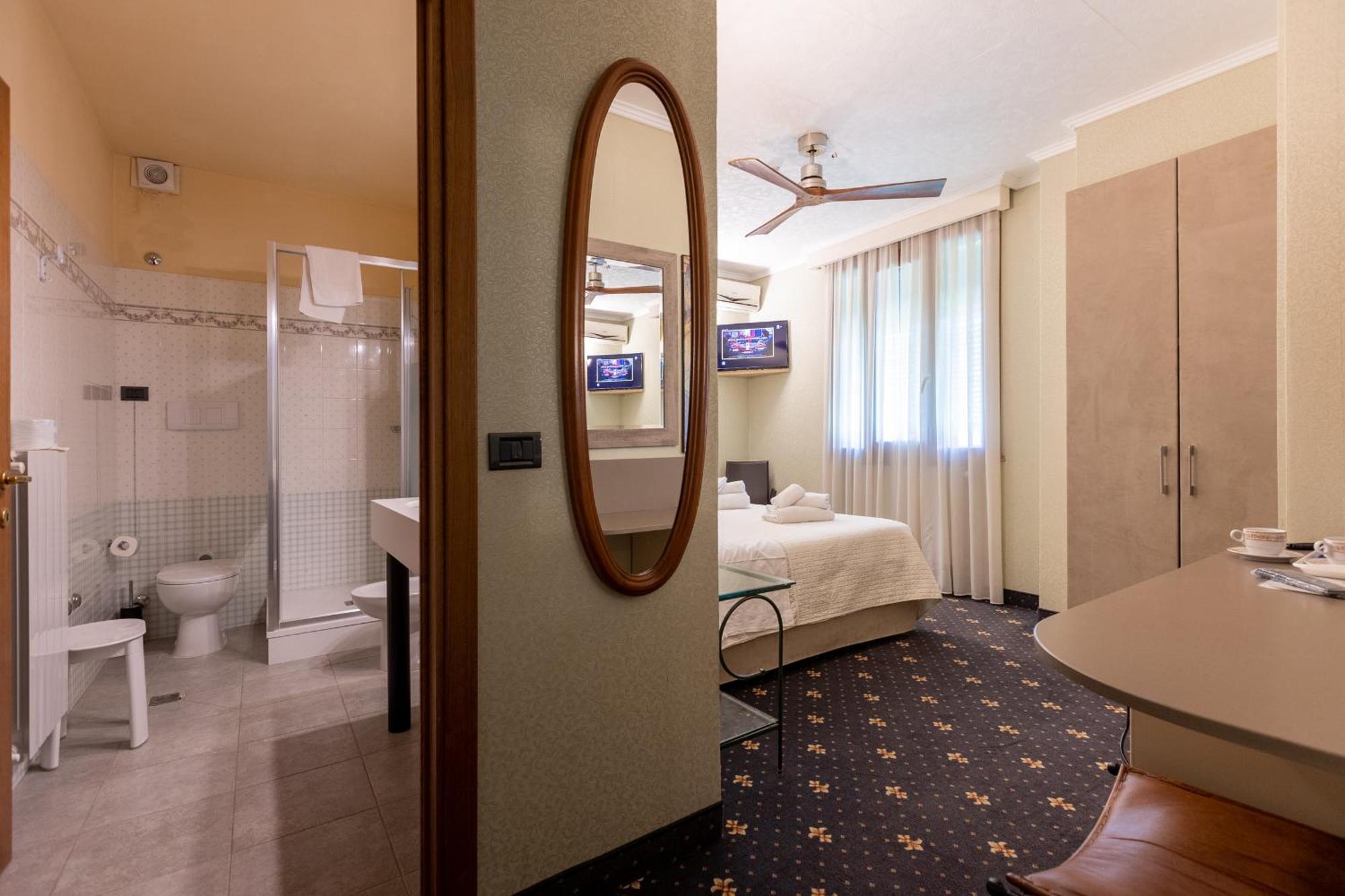 Holiday Rooms Antica Badia 볼테라 외부 사진
