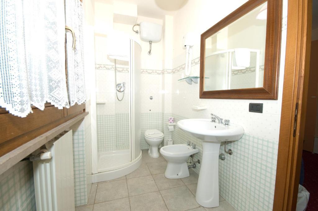 Holiday Rooms Antica Badia 볼테라 객실 사진